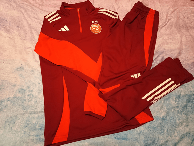 Ensemble de survêtement rouge pour enfant