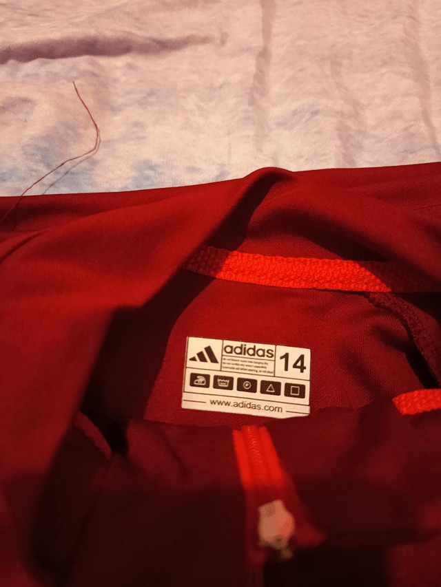 Ensemble de survêtement rouge pour enfant