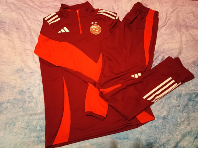 Ensemble de survêtement rouge pour enfant