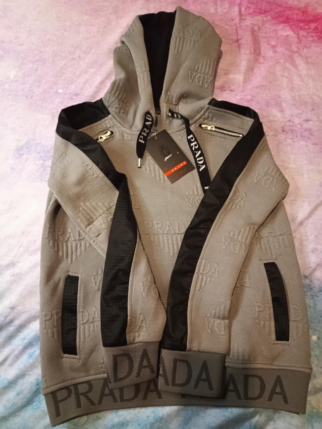 Pull gris " Prada" pour enfant