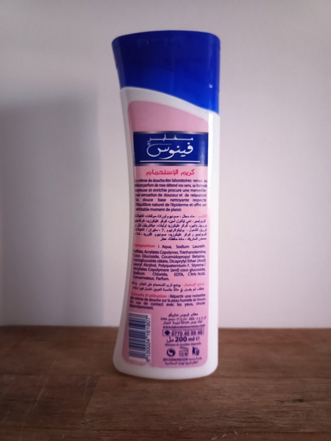1 bouteille de crème de douche à la Rose by Venus
