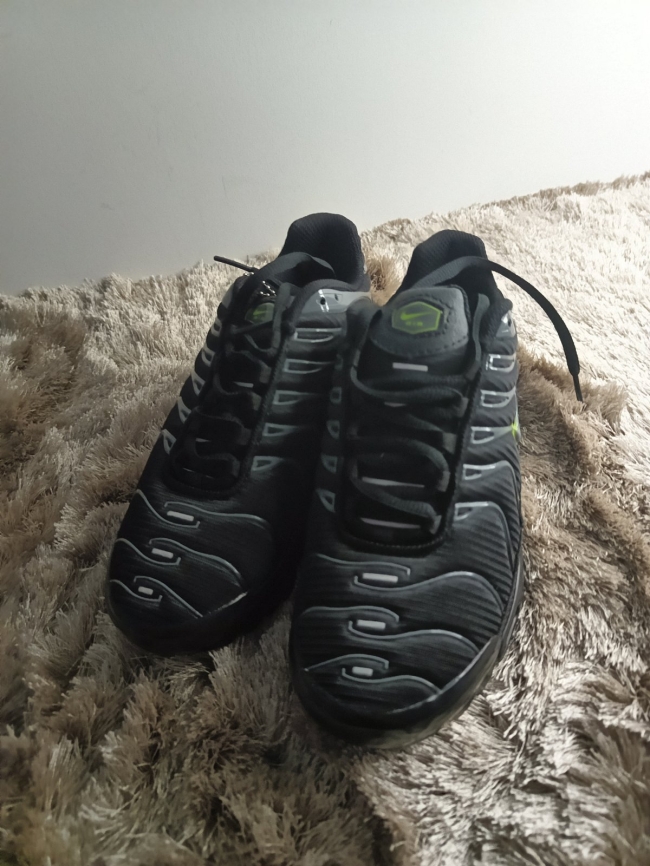 Tn noir et verte - Pointure 38