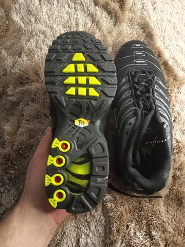 Tn noir et verte - Pointure 38