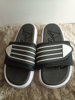 Claquette noir et blanche - Pointure 40